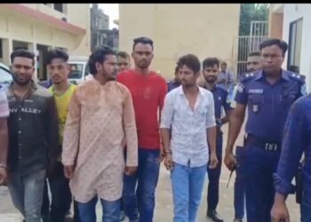 নেত্রকোনা জেলা বিএনপির পদযাত্রা শেষে হাতবোমা বিস্ফোরণ, ভাংচুর, আটক ৬