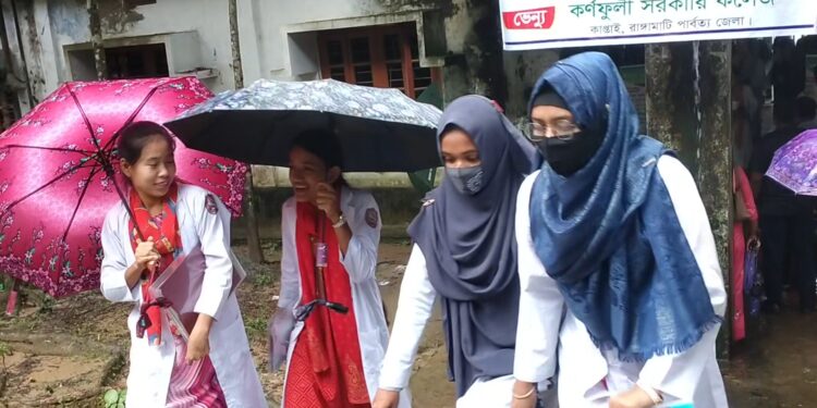 এইচএসসি পরীক্ষায় কাপ্তাইয়ে অংশ নিয়েছেন ৬৫০ জন পরীক্ষার্থী