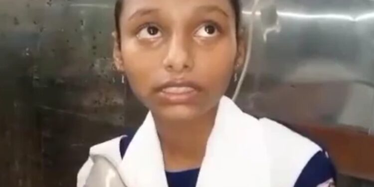 নরসিংদীতে মশার ঔষদের বিষক্রিয়া স্কুলের ১০ শিক্ষার্থী গুরুত্বর অসুস্থ