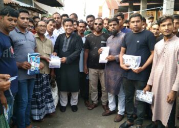 রামপালে আ’লীগ সরকারের উন্নয়ন চিত্র তুলে ধরে আবু হানিফের গণসংযোগ