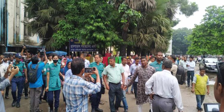 নির্বাহী ম্যাজিস্ট্রেট কর্তৃক র,মে,কে, অভিযান আটক ৬