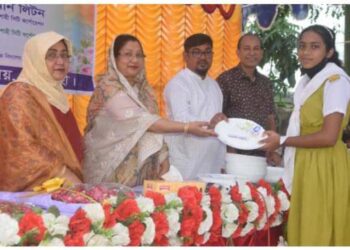 লক্ষ্মীপুর বালিকা উচ্চ বিদ্যালয়ের বার্ষিক ক্রীড়া ও মেধা পুরস্কার বিতরণ 