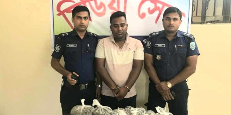 গাইবান্ধা সদর থানা কর্তৃক ৫ কেজি গাঁজা সহ গ্রেফতার-১