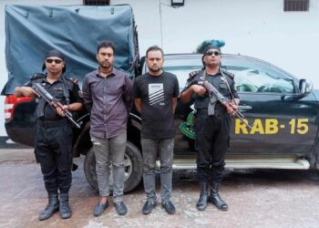 কক্সবাজারে ভূয়া র‌্যাব পরিচয়ে গণধর্ষণ ও ছিনতাই ঘটনার সাথে জড়িত দুইজনকে আটক করেছে র‌্যাব-১৫