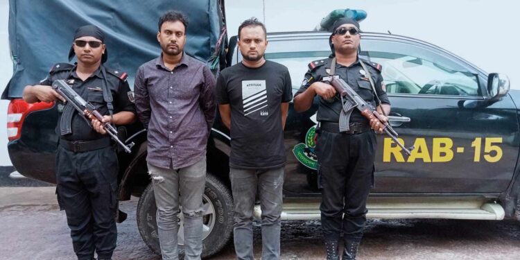 কক্সবাজারে ভূয়া র্যাব পরিচয়ে গণধর্ষণ ও ছিনতাই ঘটনার সাথে জড়িত দুইজনকে আটক করেছে র্যাব-১৫