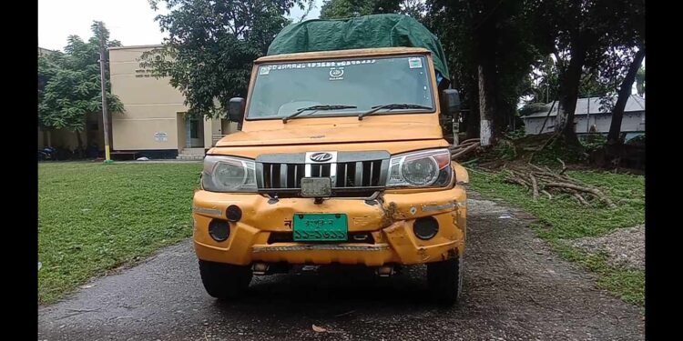 তেতুলিয়ায় ৪০ বস্তা চা সহ পিকআপ ভ্যান ও ড্রাইভার আটক