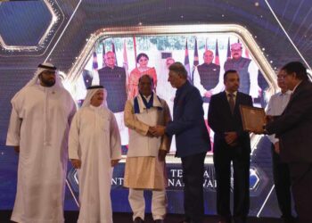 দুবাইয়ে মাদার তেরেসা অ্যাওয়ার্ডে পেলেন বাংলাদেশের এমপি মহিব