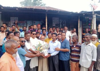 সারিয়াকান্দিতে  উপজেলা কৃষকদলের নবগঠিত আহ্বায়ক  খাদেমুল ইসলাম পিন্টুকে ফুলেল শুভেচ্ছা