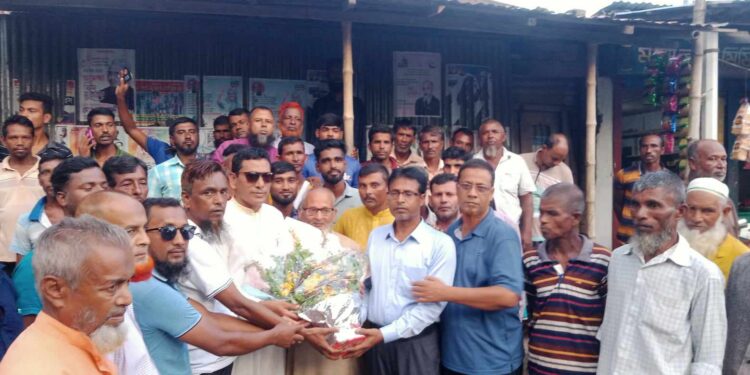 সারিয়াকান্দিতে উপজেলা কৃষকদলের নবগঠিত আহ্বায়ক খাদেমুল ইসলাম পিন্টুকে ফুলেল শুভেচ্ছা