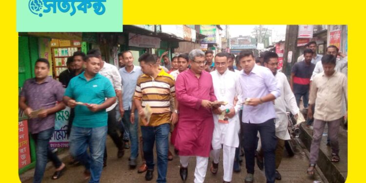 পটুয়াখালীতে যুবলীগ নেতা সোহাগের গন সংযোগ ও লিফলেট বিতরণ