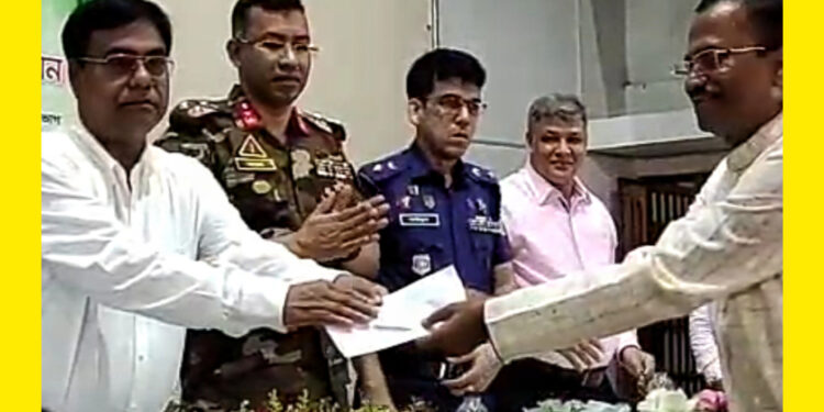 কলাপাড়ায় স্মার্ট কার্ড বিতরণ কার্যক্রমের উদ্বোধণ