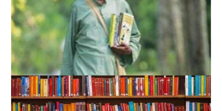 ২০টি গ্রামের হাজারো মানুষের হাতে বই তুলে দিতেন পায়ে হেঁটে