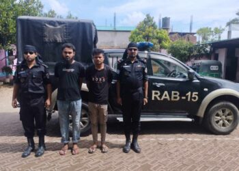 উখিয়ায় ৩ মানব পাচারকারীর সদস্য আটক