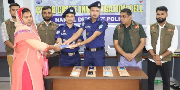 নড়াইল সাইবার ক্রাইম ইনভেস্টিগেশন সেল কর্তৃক হারিয়ে যাওয়া ১০ টি মোবাইল ফোন উদ্ধারপূর্বক প্রকৃত মালিকদের নিকট হস্তান্তর