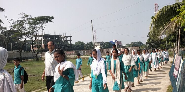 কুয়াকাটা বঙ্গবন্ধু মাধ্যমিক বিদ্যালয়ে শেখ রাসেলের জন্মদিন পালিত