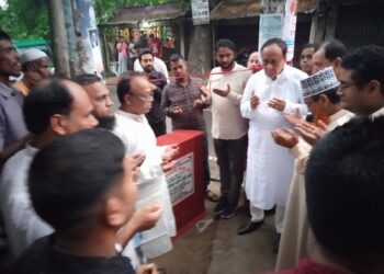 বাঁশখালীতে শহীদ মমতাজ সড়ক উন্নয়ন কাজ উদ্বোধন করলেন এমপি মোস্তাফিজ 