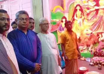 পটুয়াখালীতে কেন্দ্রীয় যুবলীগের সাংগঠনিক সম্পাদক সোহাগের পুজাঁ মন্ডপ পরিদর্শন