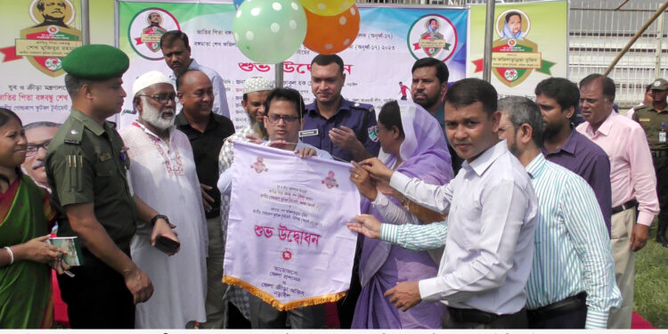 নড়াইলে জেলা পর্যায়ে বঙ্গবন্ধু বঙ্গমাতা জাতীয় গােল্ডকাপ ফুটবল টুর্নামেটের উদ্বােধন