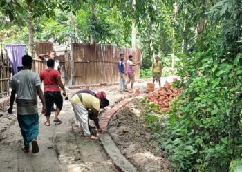নড়াইলে লিবিয়া প্রবাসী যুবকের অর্থে তৈরী হচ্ছে সড়ক কমবে ৫’শ পরিবারের ভোগান্তি