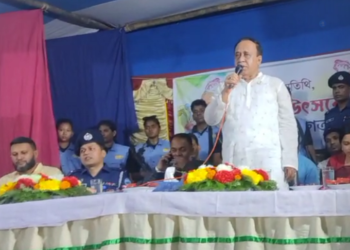 বাঁশখালীতে বিভিন্ন পূজা মন্দির পরিদর্শনে এমপি মোস্তাফিজ   