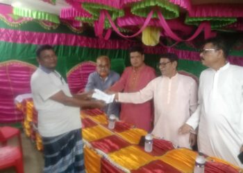 মহেশপুরে পূজা মন্ডপ পরিদর্শন করলেন উপজেলা চেয়ারম্যান ময়জদ্দীন হামীদ