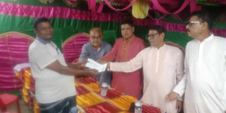 মহেশপুরে পূজা মন্ডপ পরিদর্শন করলেন উপজেলা চেয়ারম্যান ময়জদ্দীন হামীদ