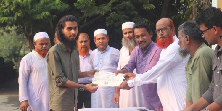 সৈয়দপুরে কার ড্রাইভিং সেন্টারের প্রশিক্ষণার্থীদের মাঝে সার্টিফিকেট বিতরণ 