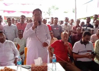 রামপালে মনোনয়ন প্রত্যাশী ইদ্রিস আলী ইজারাদার’র দূর্গা মন্দির পরিদর্শন