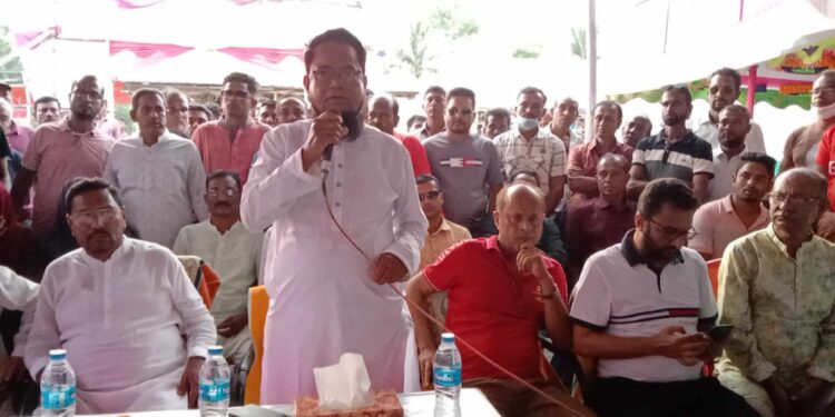 রামপালে মনোনয়ন প্রত্যাশী ইদ্রিস আলী ইজারাদার’র দূর্গা মন্দির পরিদর্শন