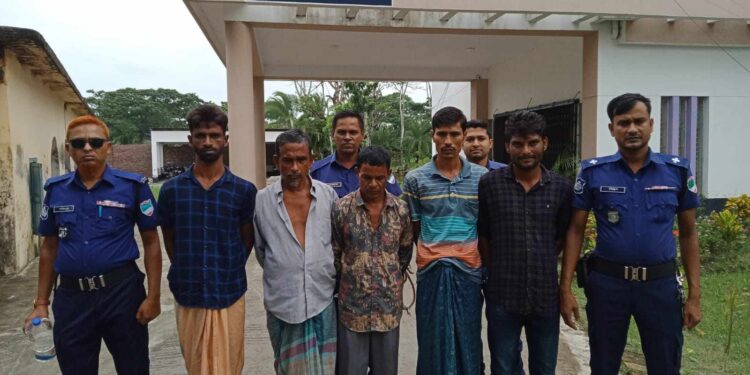 রামপালে তার চুরি মামলার ৫ পলাতক আসামি আটক