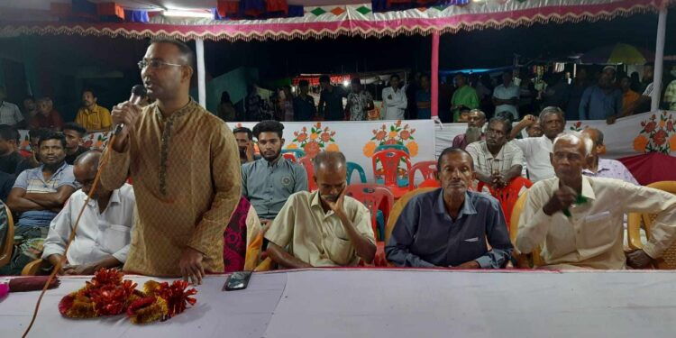 রামপালে সনাতন ধর্মাবলম্বীদের সাথে এমপি প্রার্থী ব্যারিস্টার ওবায়েদ’র শুভেচ্ছা বিনিময়