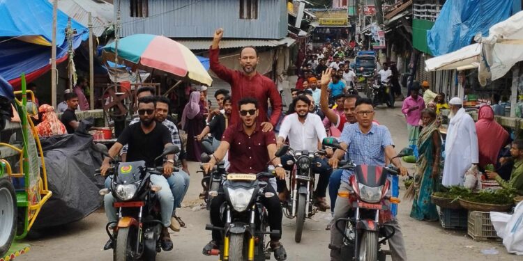 যুবলীগ নেতার বাইক শোডাউন