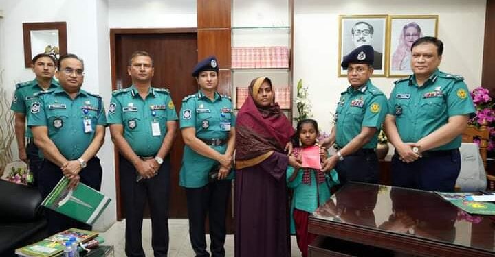 মৃত্যুর ৭২ ঘন্টার মধ্যে পেনশন পেলেন কনস্টেবল আমিরুল ইসলাম