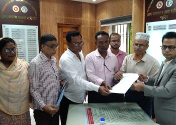 নড়াইল পৌরসভার উন্নয়ন কাজে জেলা পরিষদের বাঁধা জেলা প্রশাসকের কাছে পৌর পরিষদের স্মারকলিপি 