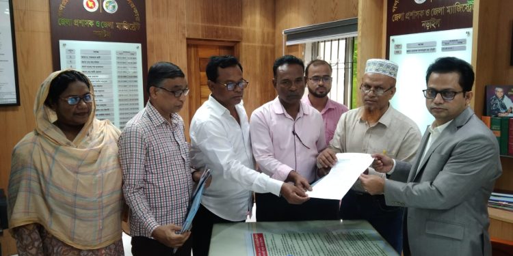 নড়াইল পৌরসভার উন্নয়ন কাজে জেলা পরিষদের বাঁধা জেলা প্রশাসকের কাছে পৌর পরিষদের স্মারকলিপি 