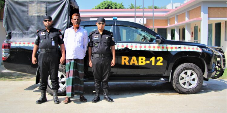 উল্লাপাড়ায় চাঞ্চল্যকর বড় ভাইয়ের হাতে ছোট ভাই খুনের ঘটনায় আসামি মজনু গ্রেফতার