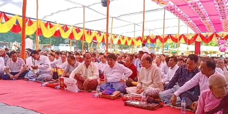 কাপ্তাইয়ে ঐতিহ্যবাহী চিৎমরম বৌদ্ধ বিহারে শুভ কঠিন চীবর দান উৎসব সম্পন্ন