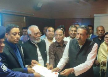 বাগেরহাটে মনোনয়ন ফরম জমা দিলেন আওয়ামী লীগের চার প্রার্থী