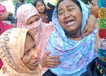 বেনাপোলে দেনার দায়ে ৭ মাসের শিশুকে রেখে দম্পতির আত্মহত্যা