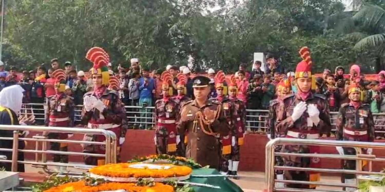 শার্শায় বীরশ্রেষ্ঠ নুর মোহাম্মদ শেখের সমাধিতে সর্বস্তরের মানুষের শ্রদ্ধা