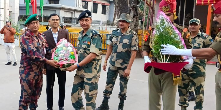 বিজিবি দিবস উপলক্ষে বেনাপোল নো-ম্যান্সল্যান্ডে বিজিবি-বিএসএফ’র যৌথ রিট্রিট সেরিমনি