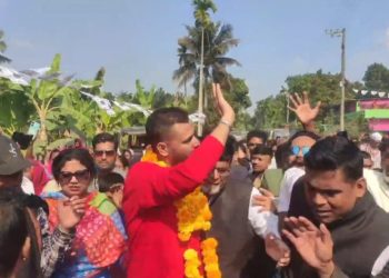 ৬ষ্টদিনের মত চলছে মাশরাফি বিন মোতুর্জার নির্বাচনী প্রচারাভিযান