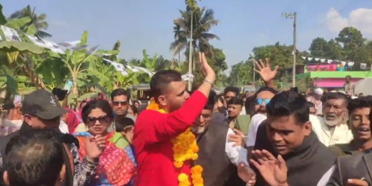 ৬ষ্টদিনের মত চলছে মাশরাফি বিন মোতুর্জার নির্বাচনী প্রচারাভিযান