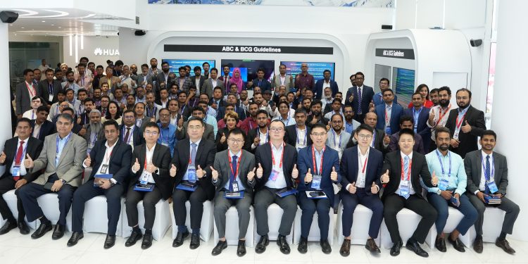 পণ্য সরবরাহকারীদের সম্মাননা দিল হুয়াওয়ে