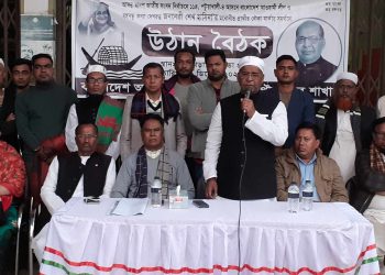 পটুয়াখালীতে নৌকার উঠান বৈঠকে নারী সমর্থকদের ঢল