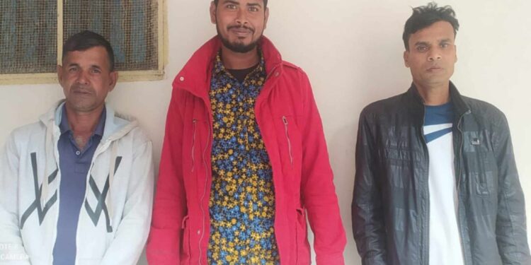 উল্লাপাড়ায় কুরিয়ার সাভির্সের কাভার্ড ভ্যান পোড়ানো মামলায় গ্রেপ্তার- ৩