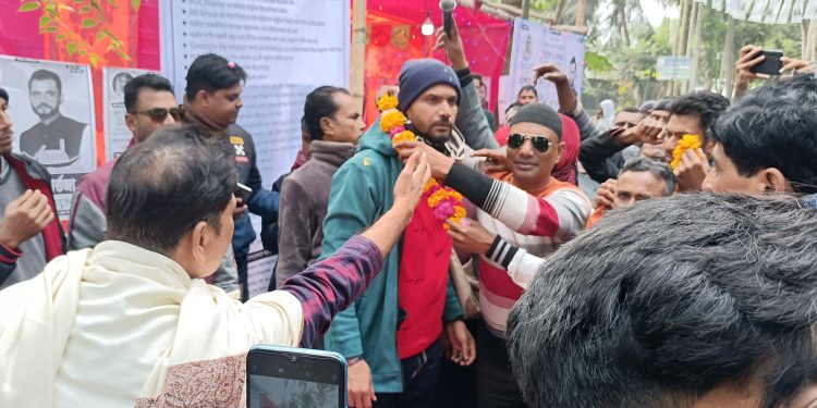 বিলের ও  সুইচগেটের সমস্যার সমাধান আমি করব আপনারা ভোট দিতে যাবেন  – মাশরাফি 