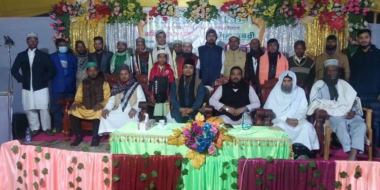 বাঁশখালীতে হযরত ডলম পীর(র:) বার্ষিক ঈদে এ মিলাদুন্নবী মাহাফিল সম্পন্ন