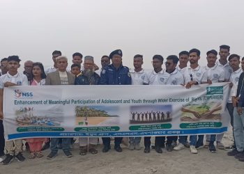 নজরুল স্মৃতি সংসদের উদ্যোগে কুয়াকাটা সৈকতে পরিচ্ছনতা অভিযান