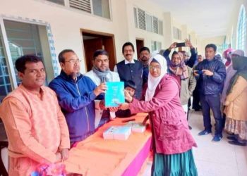 বাঘায় বছরের ১ম দিনে নতুন বই, আনন্দে ভাসলো পনের হাজার ছয়শত শিক্ষার্থী  